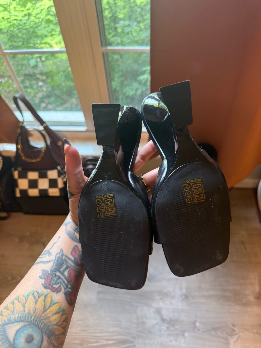 Black Slide Mule Heels - Shein - Picture 3 of 3